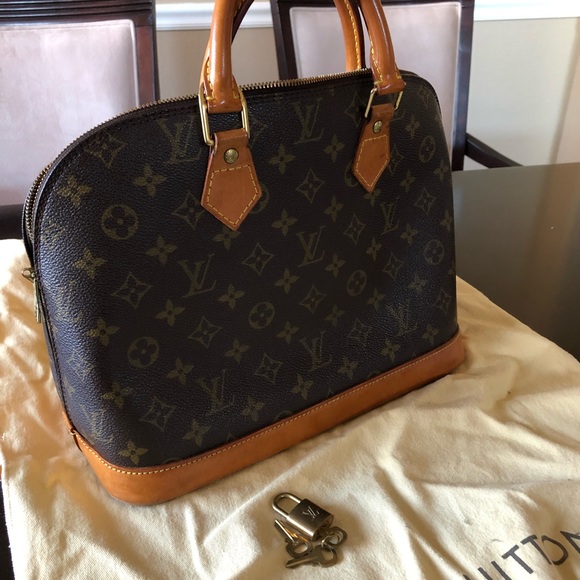Louis Vuitton Alma - Picture 2 of 8